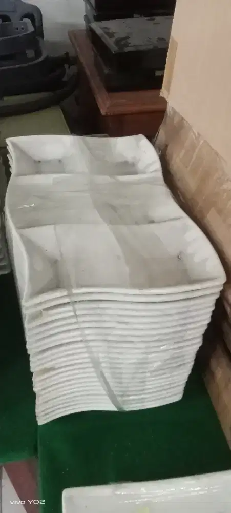 Dijual piring kaca bekas resto