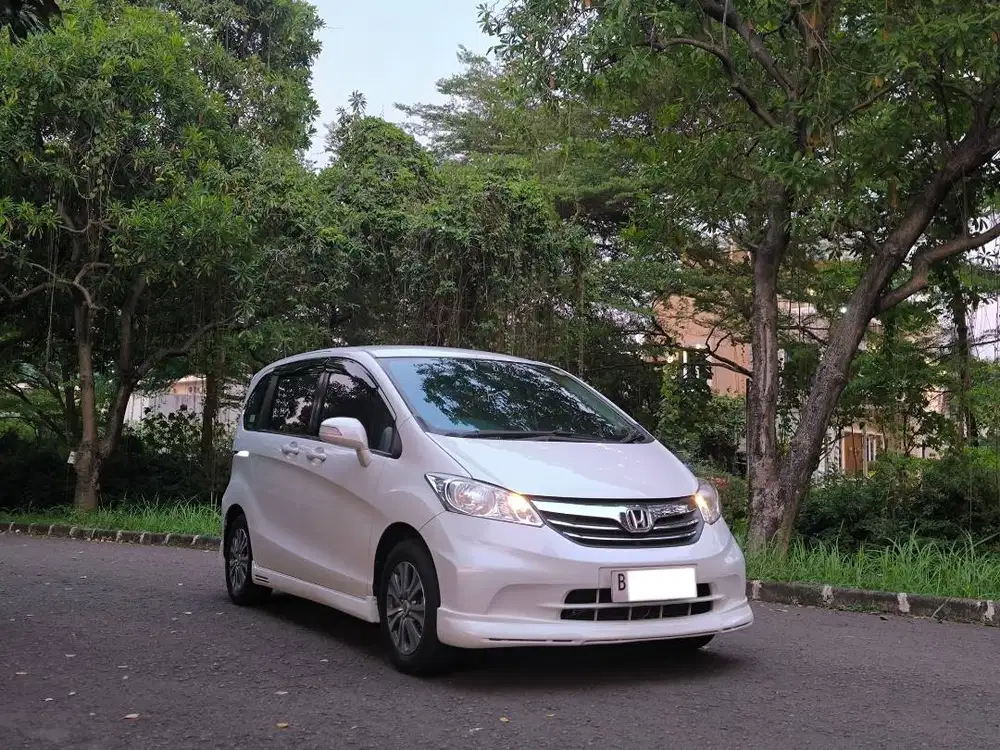 Honda Freed type E PSD Tahun 2013 - Tangan pertama dari Baru