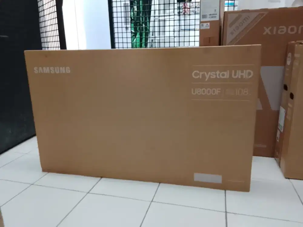 SAMSUNG TV 43 INCH UHD