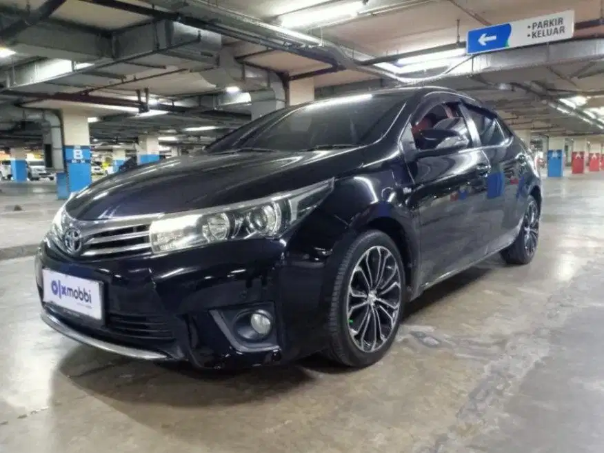 DP RENDAH Toyota Corolla Altis 1.8 V Bensin-AT 2015 SAL