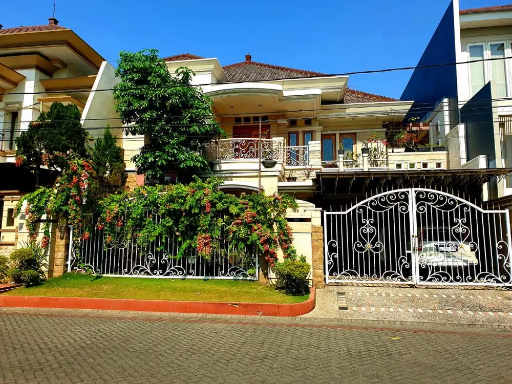 Dijual Rumah 2 Lantai Mewah Galaxy Bumi Permai Araya 1 Surabaya Timur