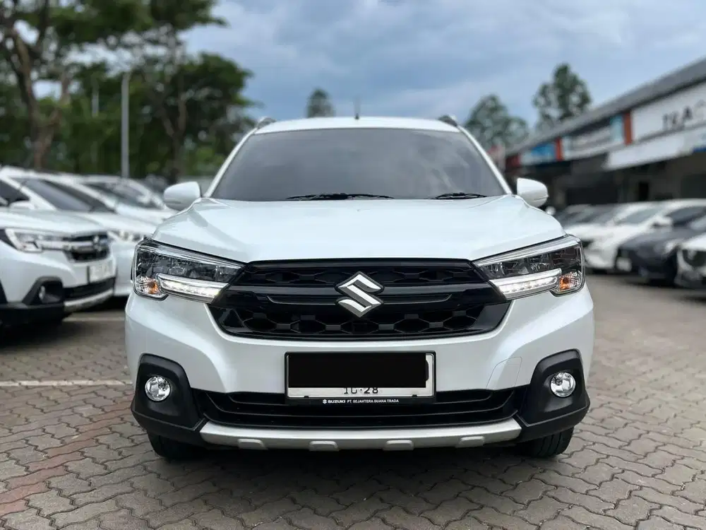 TERMURAH SUZUKI XL7 BETA HYBRID 2023 AT PUTIH