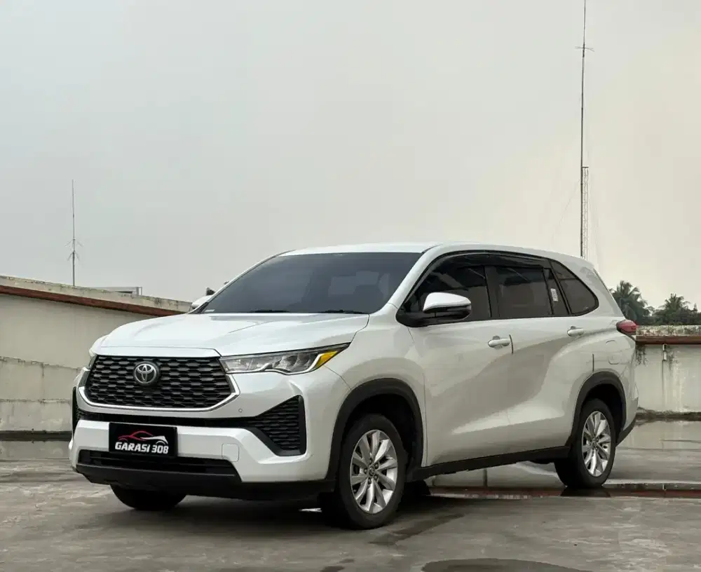 Toyota Kijang Innova Zenix 2.0 V CVT Tahun 2022  Warna Putih KM 40rb