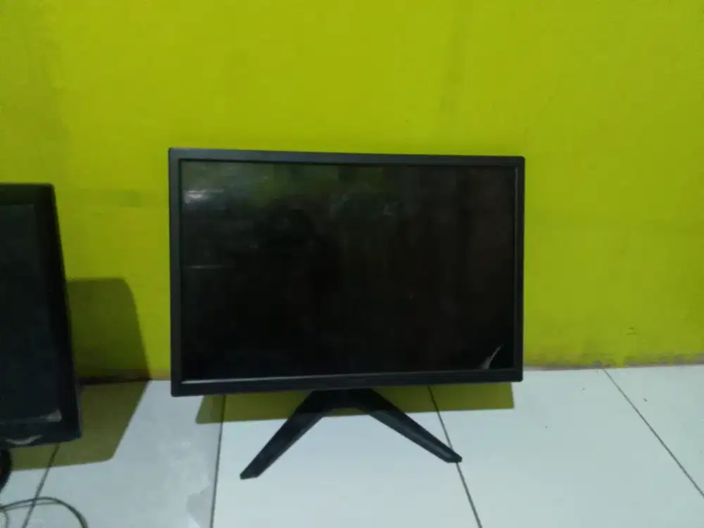Monitor LG Dan Monitor SPC 20 inc minus