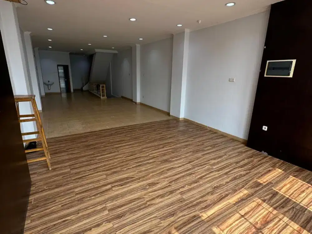 Ruko Mutiara Taman Palem cengkareng timur 3 lantai