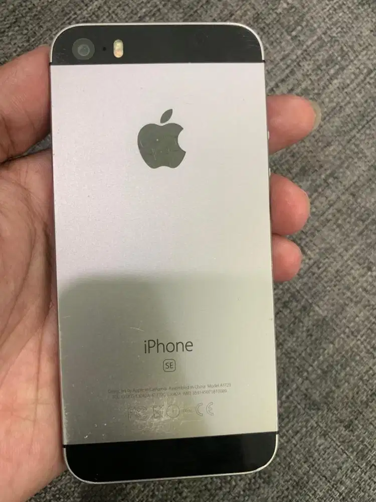 Iphone SE 64gb grey