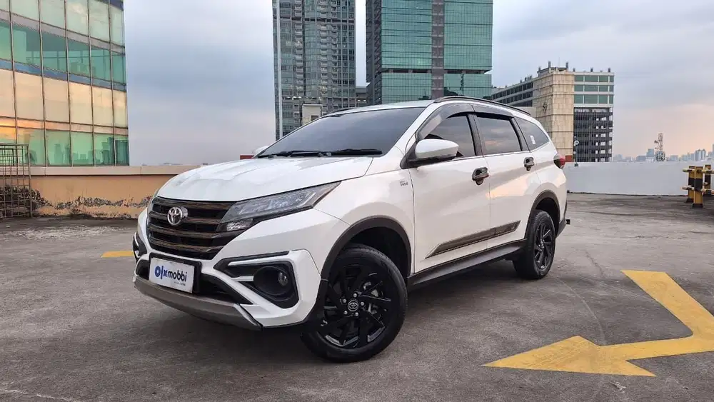 Pajak Panjang - Toyota Rush 1.5 S GR Sport Bensin-AT 2023