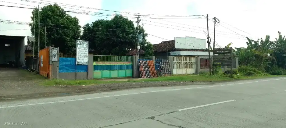 Dijual bangunan rumah,lokasi strategis,di jl rya kota besar gubug-pwd.