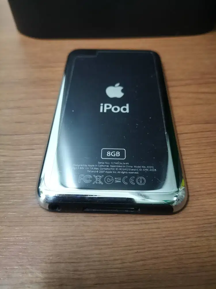 Apple iPod touch 1st Generation Black 8GB