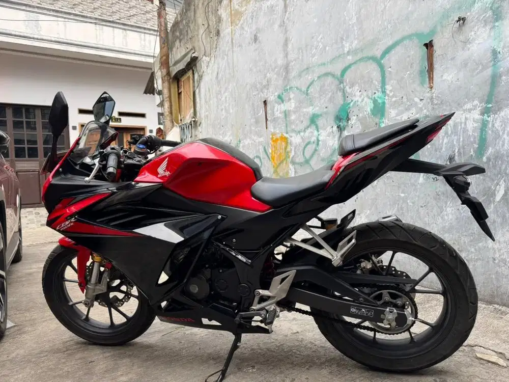 Honda CBR 150 R New thun 2023 pajak panjang mesin halus jozz siap gas.