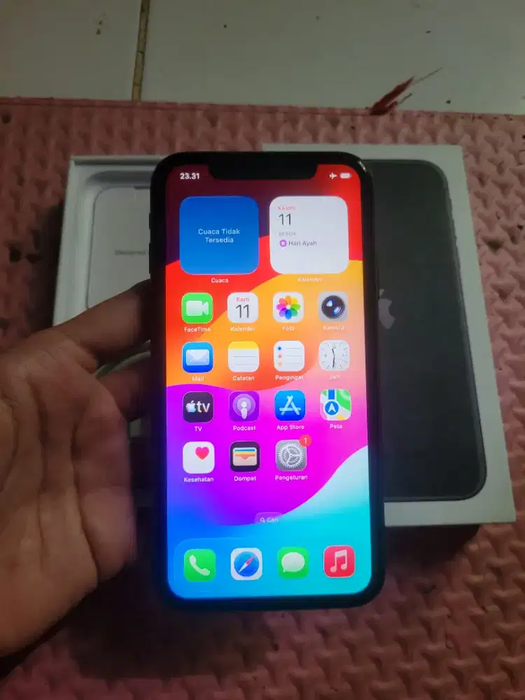 Jual Butuh Cepet iPhone 11 64GB Ex iBox Resmi No Minus Fullset