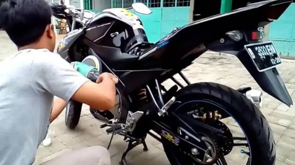 Poles motor panggilan