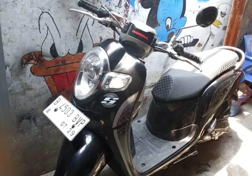 Di jual Scoopy THN 2018 surat2 lengkap