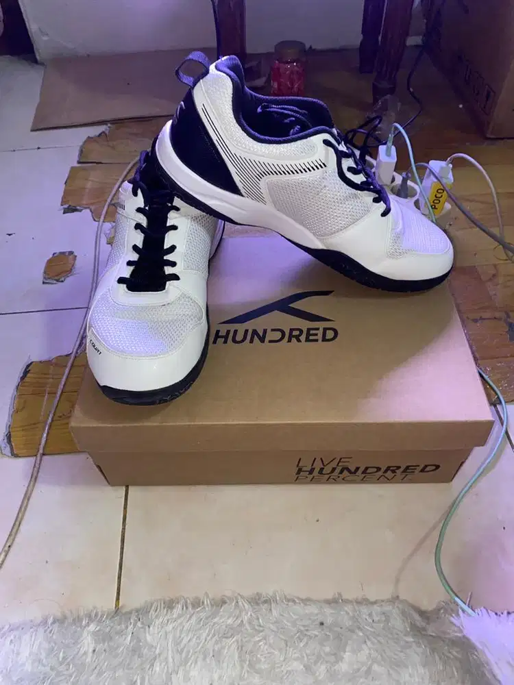 HUNDRED size 44