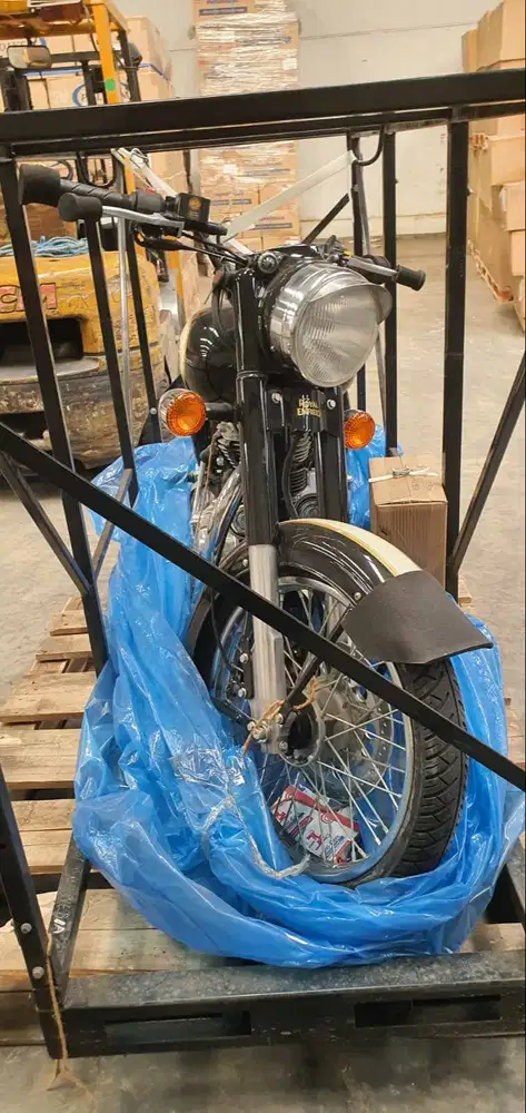 Royal Enfield classic 500 Black Stripe NEW