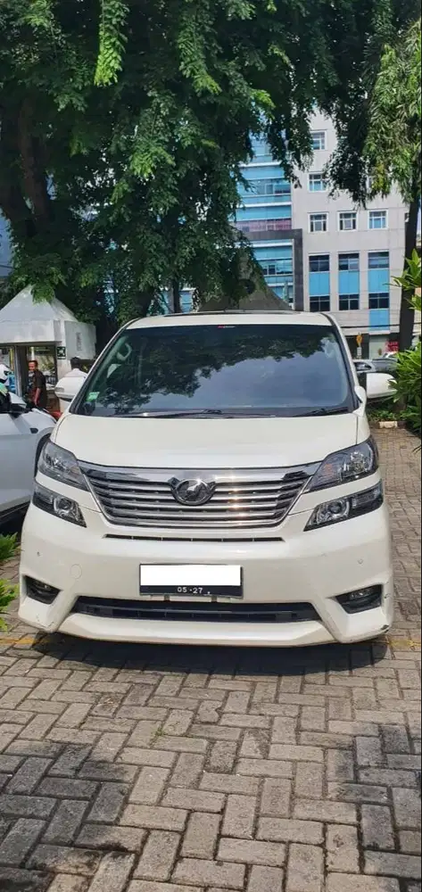 Toyota Vellfire Z AT 2012