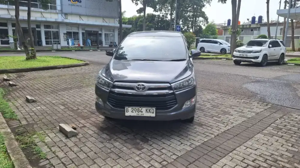 Toyota Inova G AT bensin 2018 Abu -Abu