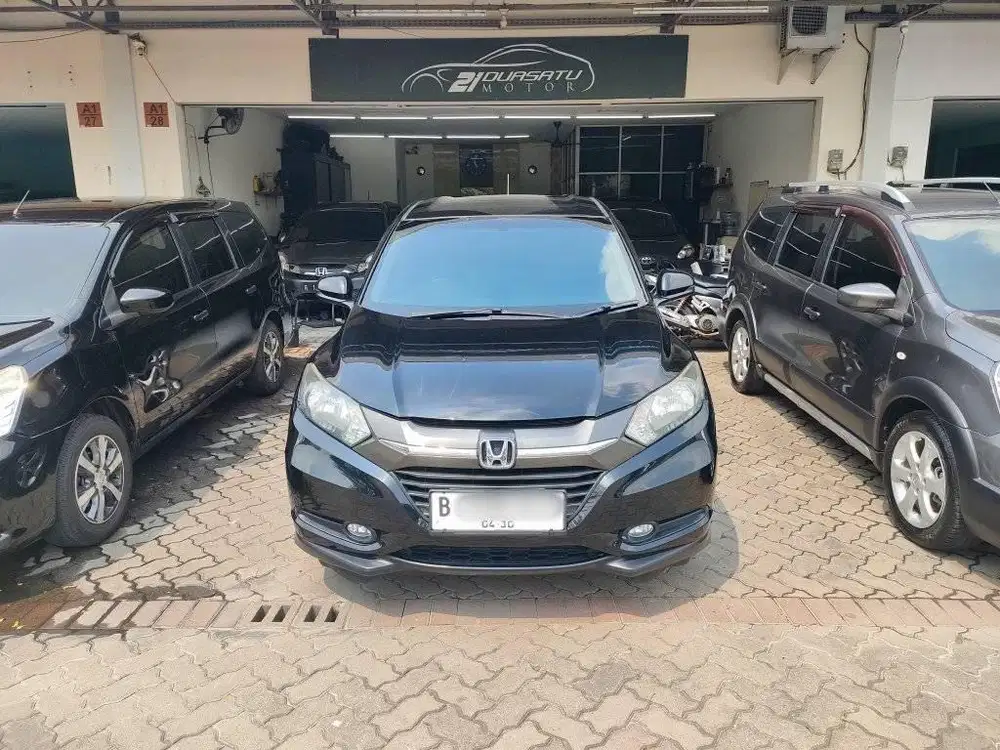 HONDA HRV HR-V 1.5 E CVT AUTOMATIC HITAM 2016