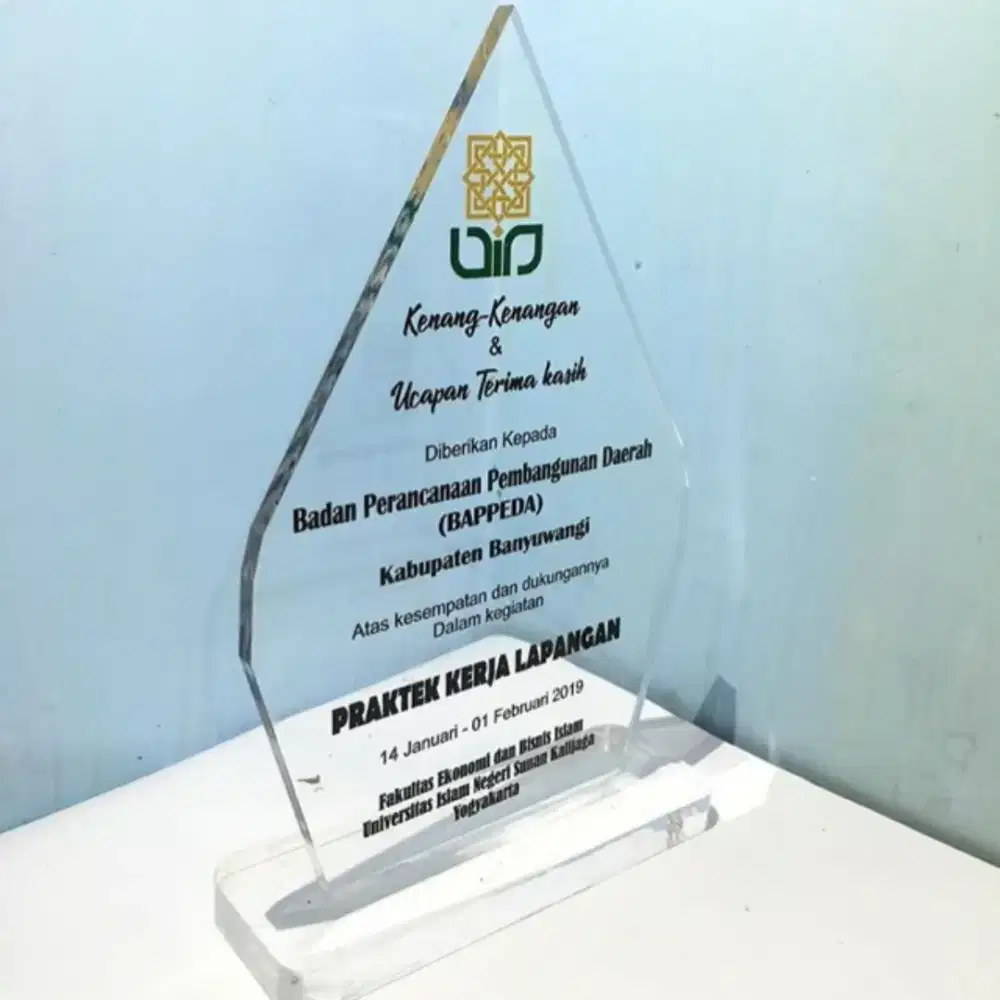 Plakat akrilik murah