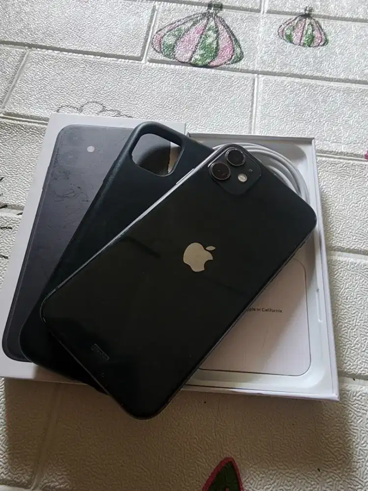 Iphone 11 128gb ex ibox warna black