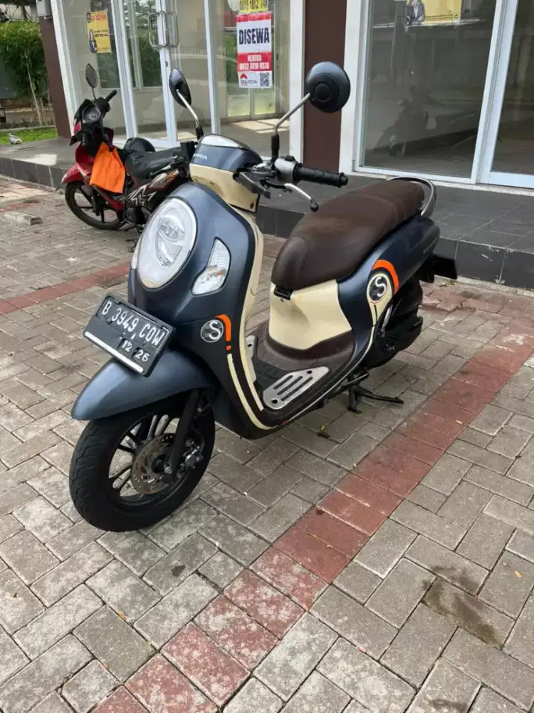 Scoopy Esp Sporty Kunci Cream Biru