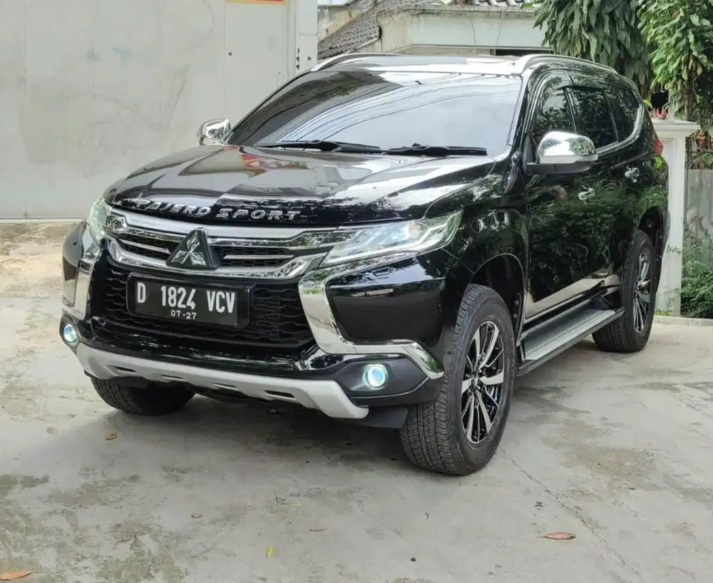 PAJERO SPORT DAKAR 2.4 AT 2017 LowKM 34rb RECORD MITSUBISHI BANDUNG