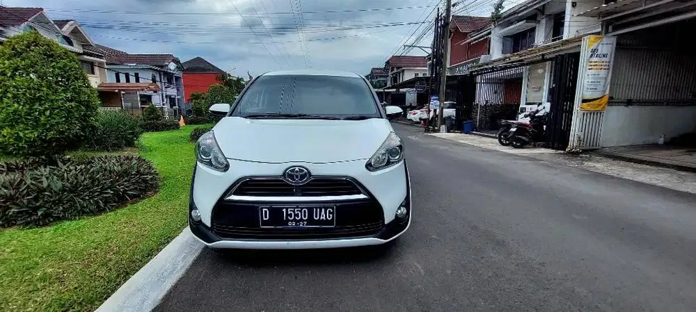 sienta v at 2017 km 60 rb