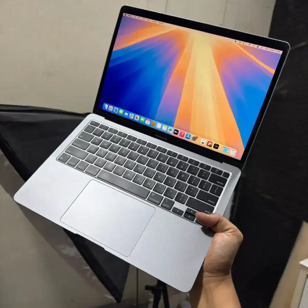 Macbook air m1 2020 ram 8gb ssd 256gb grey bisa cod