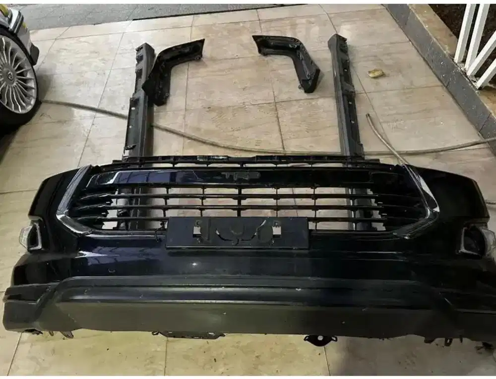 Bemper dan bodykit Innova Venturer 2018