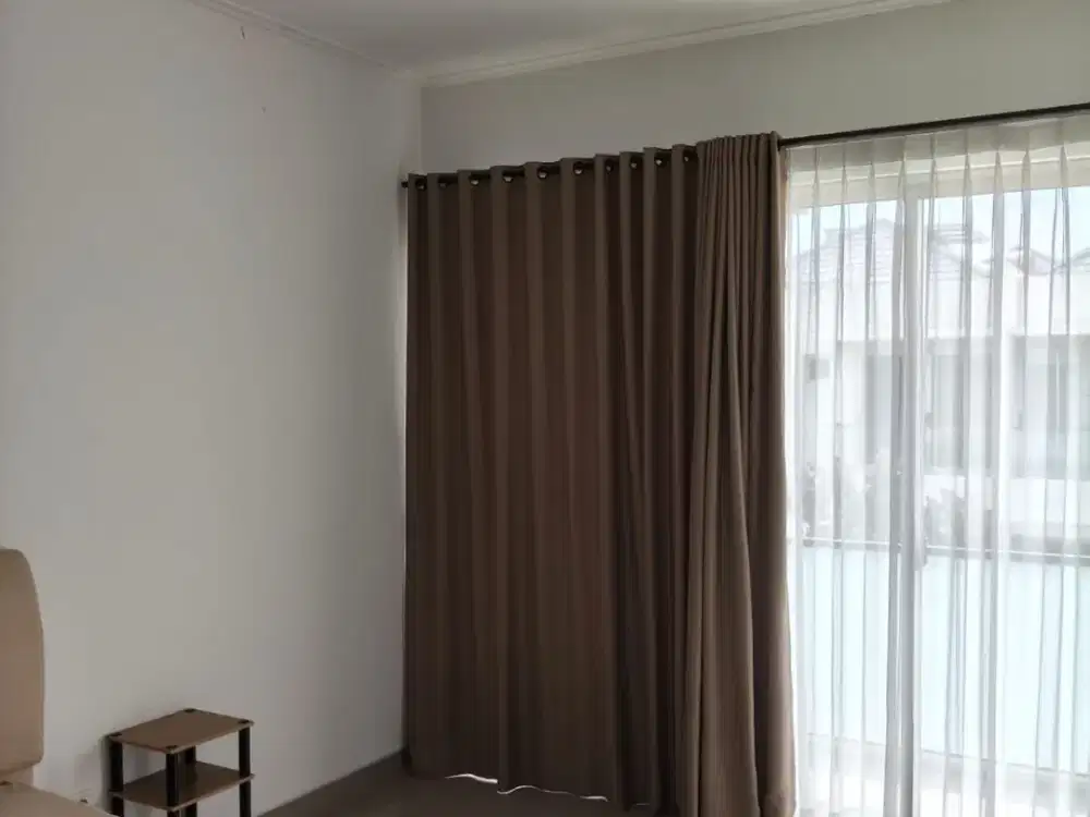 sewa rumah 2 lantai PIK 2 uk 8x12,5m furnished