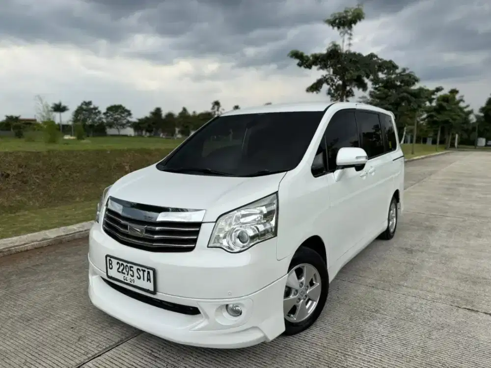 Toyota Nav1 V AT 2013 Bensin