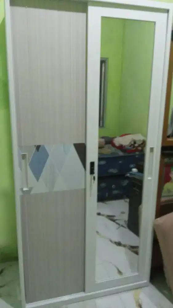 Almari besi ukuran 90