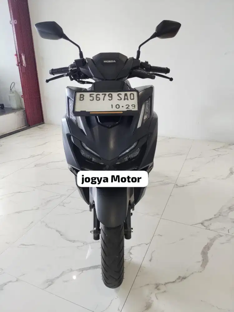 (A) Honda Vario 160 CBS Tahun 2024