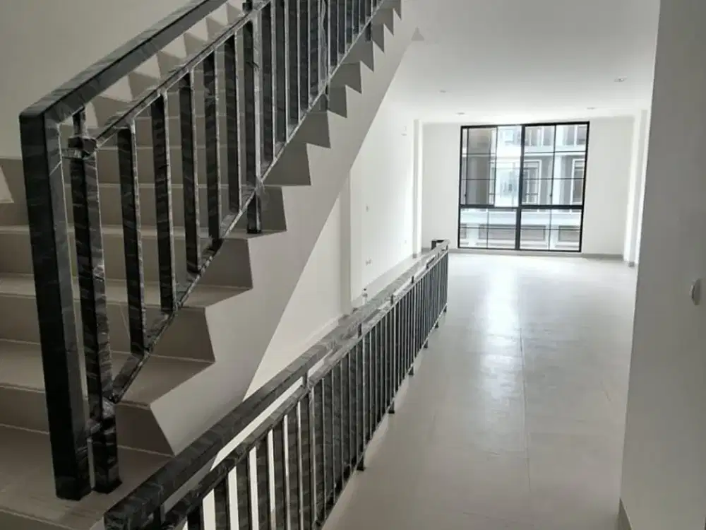 sewa ruko 3 lantai harvard edu city PIK 2 standard