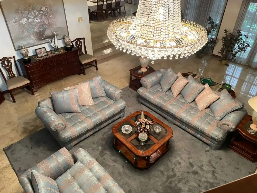 Rumah Cantik Mewah Kekinian di Jalan Gatot Subroto Jakarta Selatan