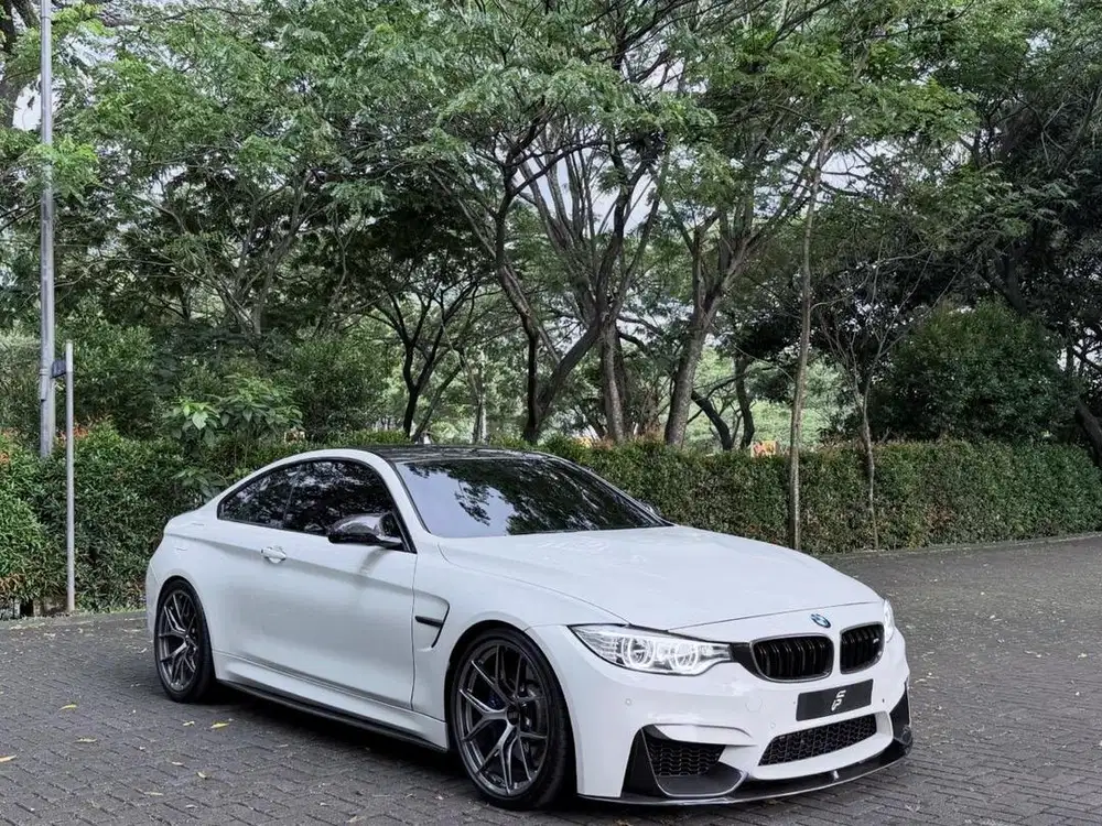 Low Odo!! BMW M4 Coupe F82 tahun 2014