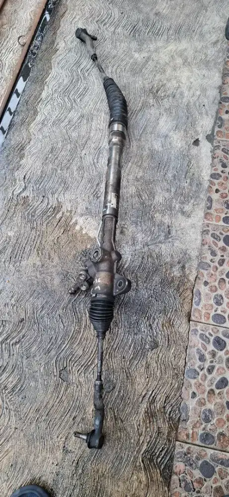 Racksteer oli original bawaan mobil Avanza