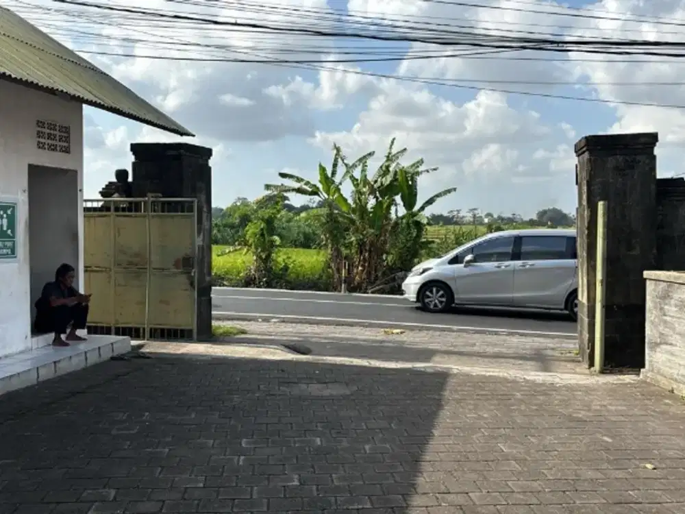 tanah bagus pinggir jalan raya tumbak bayuh bonus gudang