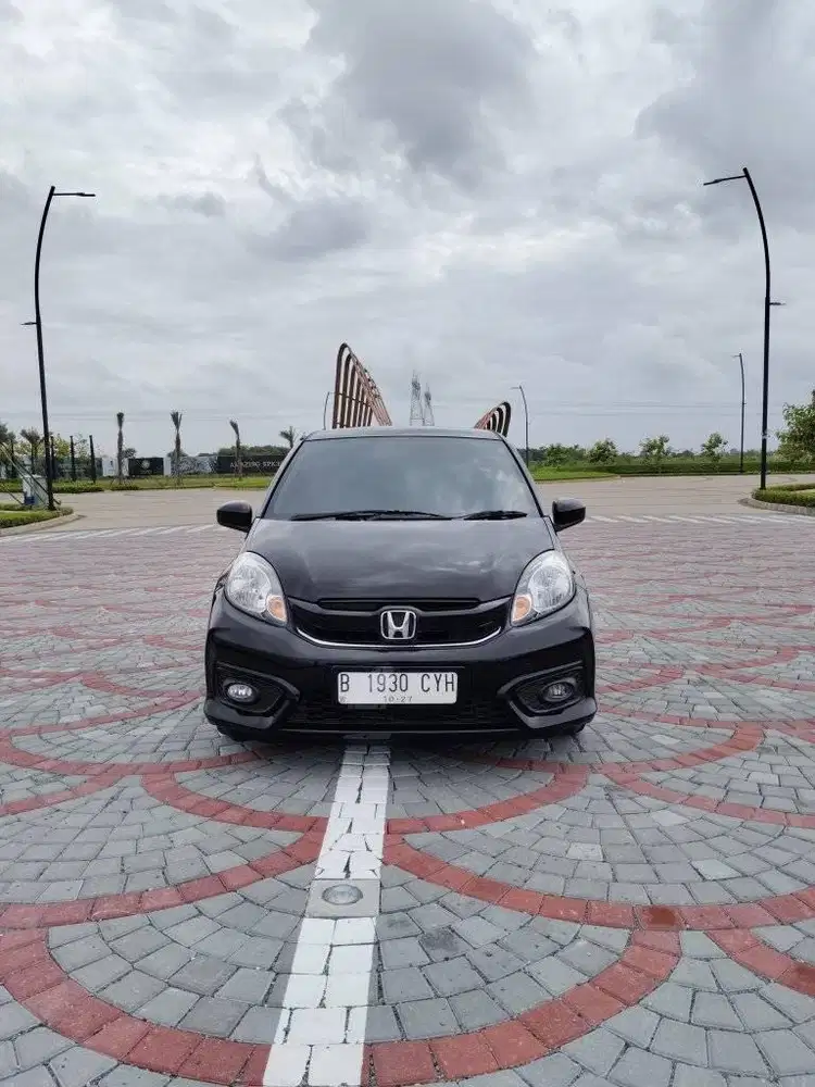 tdp 7 jt Honda Brio E AT 2018 hitam