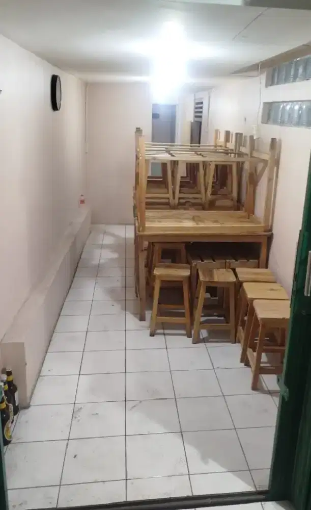 8 sett bangku & meja untuk usaha