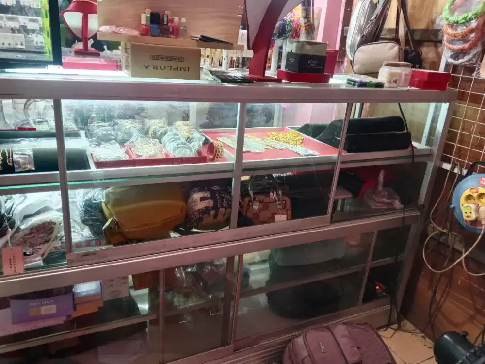Etalase bekas masih bagus