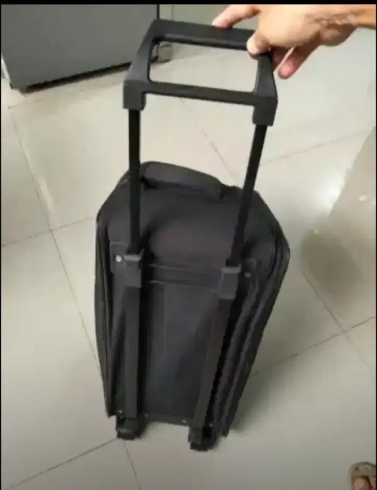 Koper Trolly dengan Roda