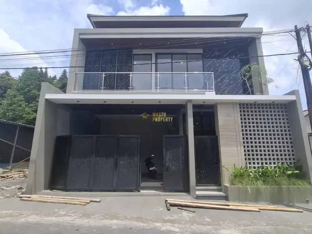 RUMAH BARU, 2 LANTAI, 8 MENIT BANDARA ADI SUCIPTO DI KALASAN