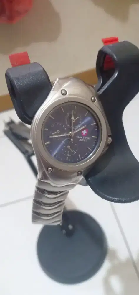 Jam tangan & Briket multifungsi