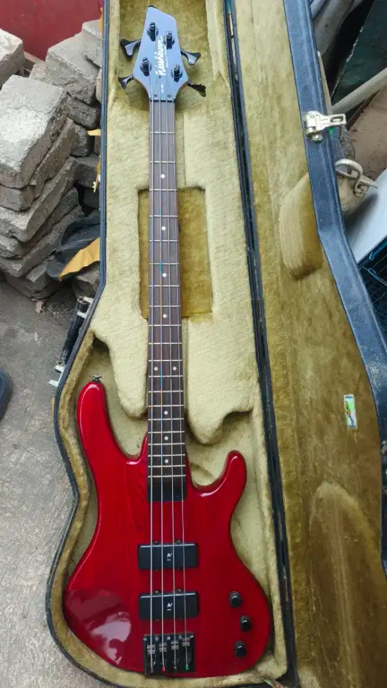 Di jual ja Gitar Bass