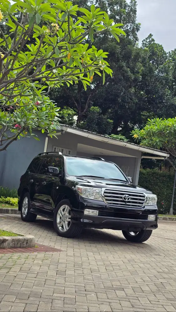 Toyota Land Cruiser 200 ZX 60th Anniversary (Japan Spec)