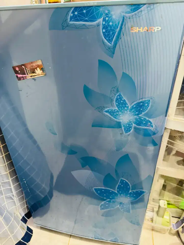 Kulkas sharp 1 pintu second