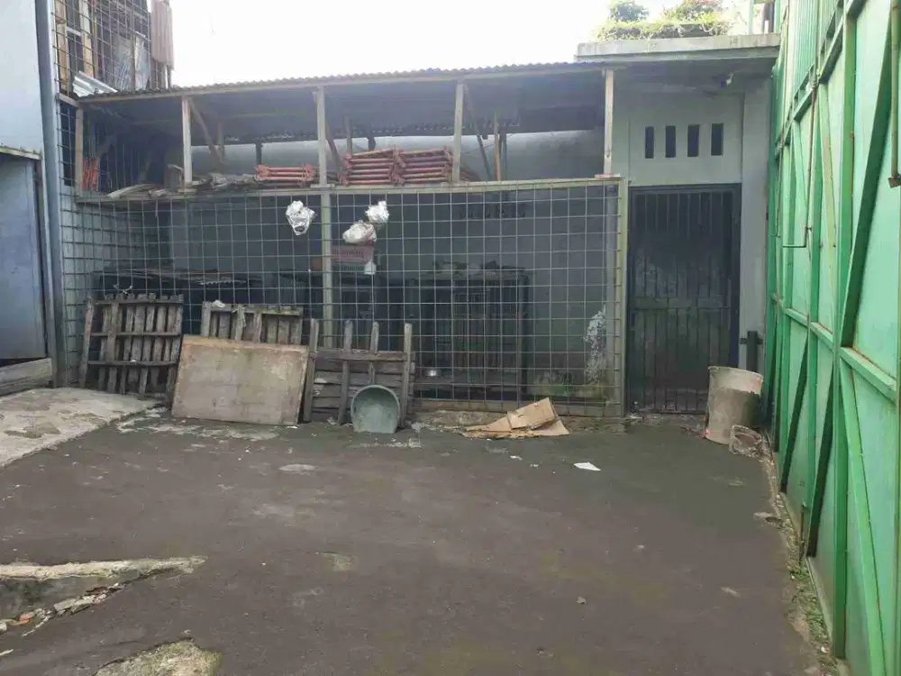 Gudang di Jalan Hasyim Ashari Cipondoh Raya Tangerang Kota