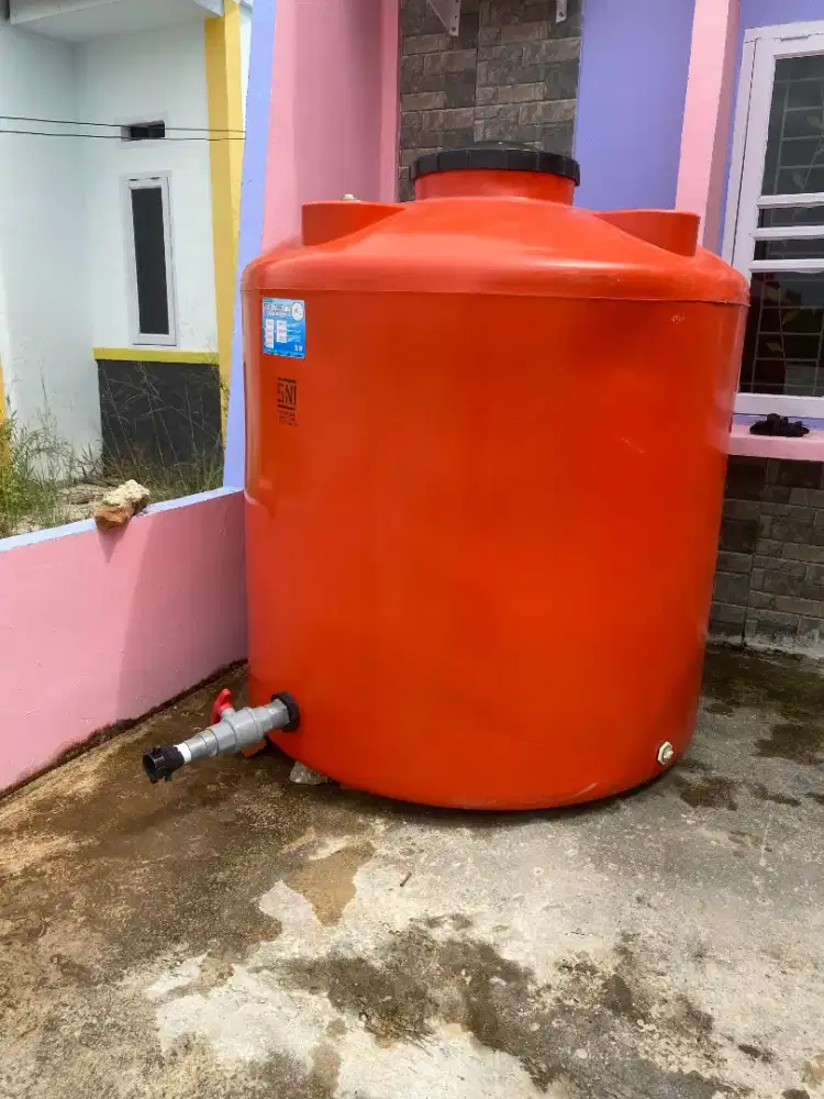 Dijual TANDON AIR 2.000 LITER/2 TON