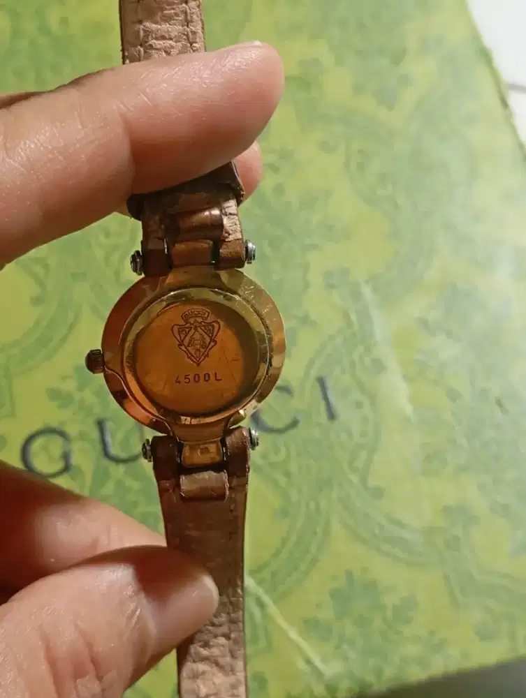 Jam tangan GUCCI ANTIK